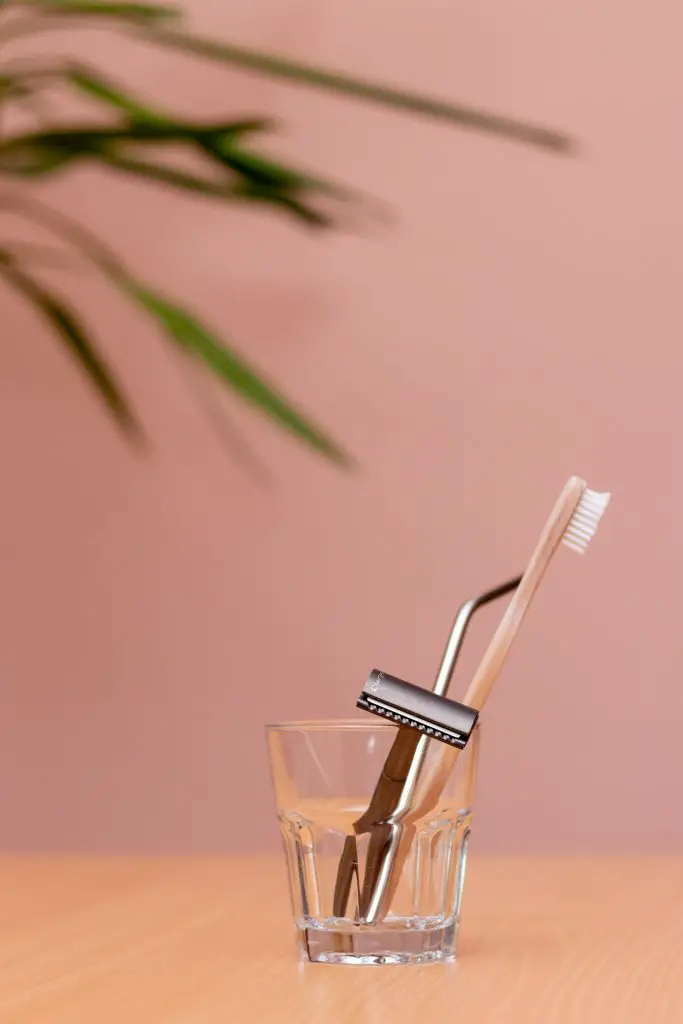 eco friendly metal razor, eco friendly stainless steel straw and eco friendly toothbrush 